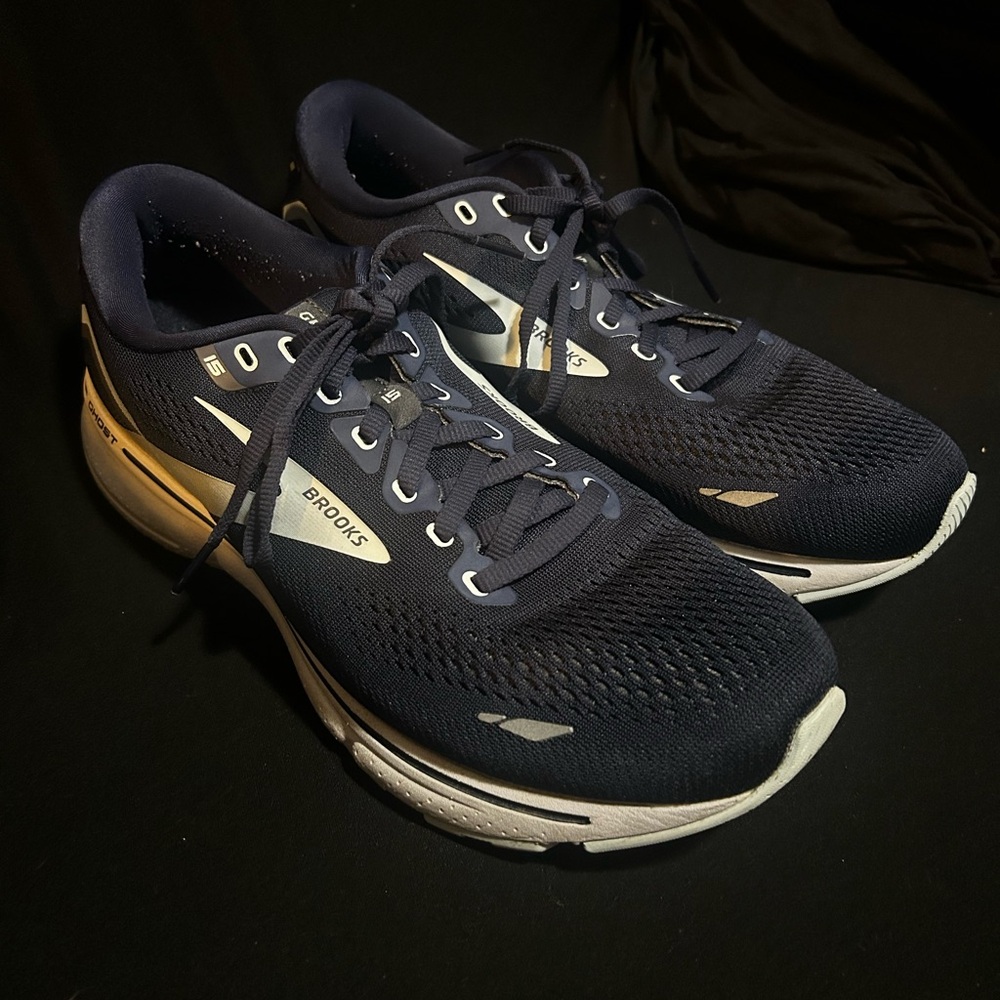 Brooks Navy Ghost 15 Size 11 Wide Neutral Running Shoes